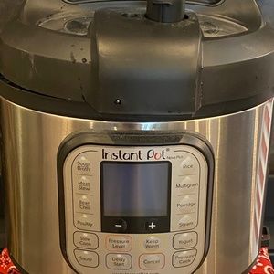 Instant Pot with Brand New Accessories
